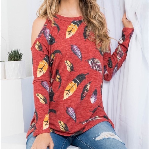 New Junior's Boutique Red feather open shoulder top - Picture 2 of 4